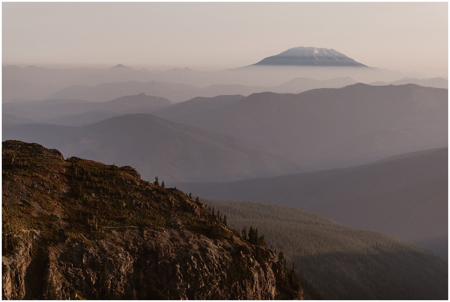 Landscape of mountains at sunrise in Washington.